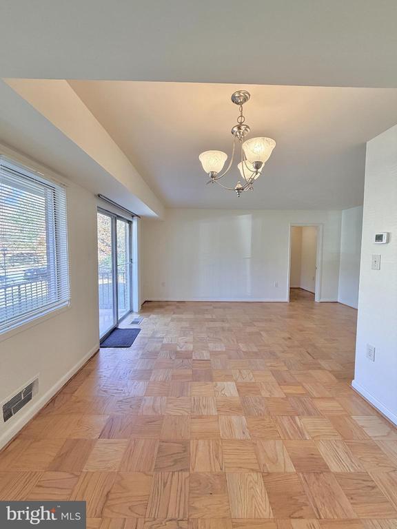 Building Photo - 10661 Weymouth St