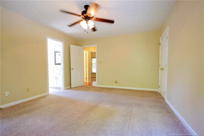 Building Photo - 5050 Summer Ridge Rd