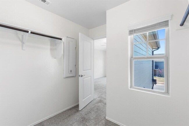 Building Photo - 189 Andross Ln