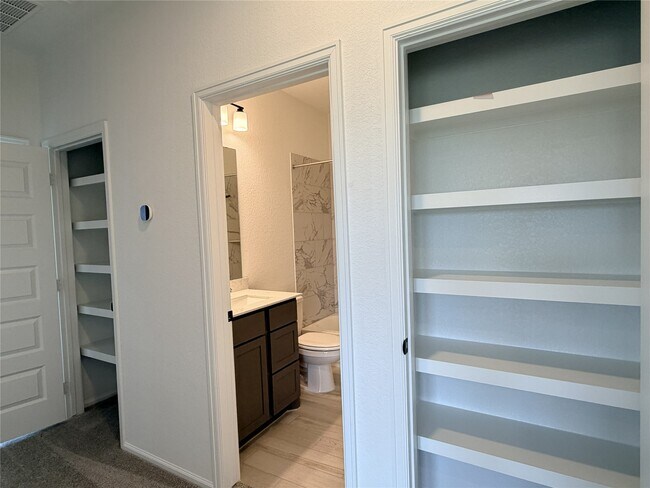 Building Photo - 10702 Ursa St