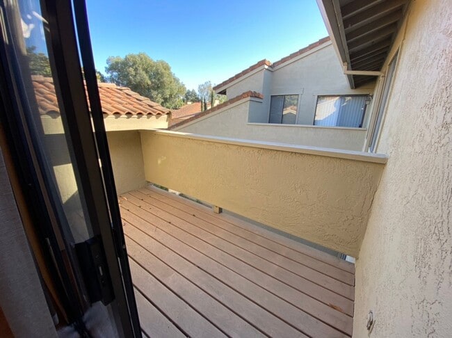 Building Photo - Two bedroom condo in Gated Community with ...
