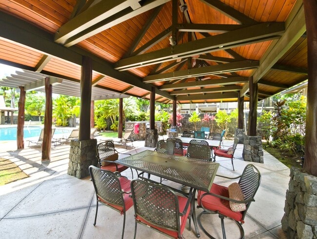 Building Photo - 75-6025 Alii Dr. F102