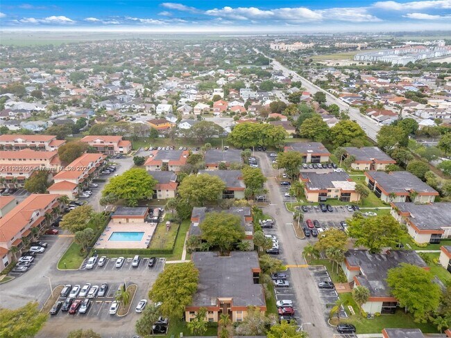 Building Photo - 9726 Hammocks Blvd