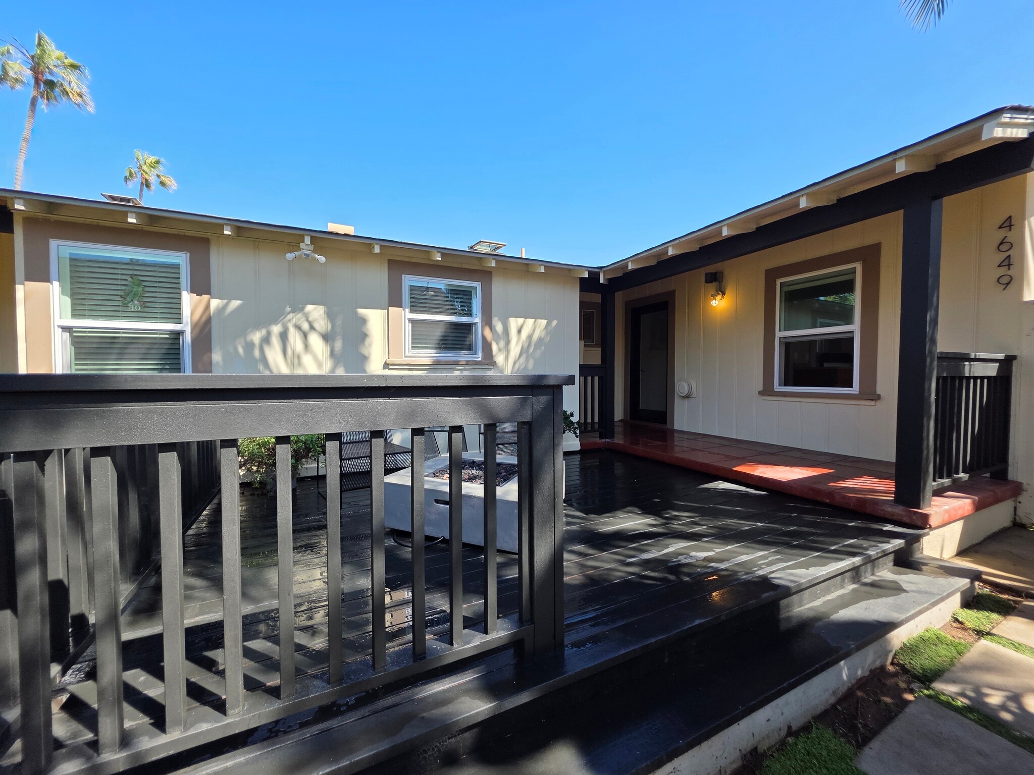 s - 4649 W Point Loma Blvd