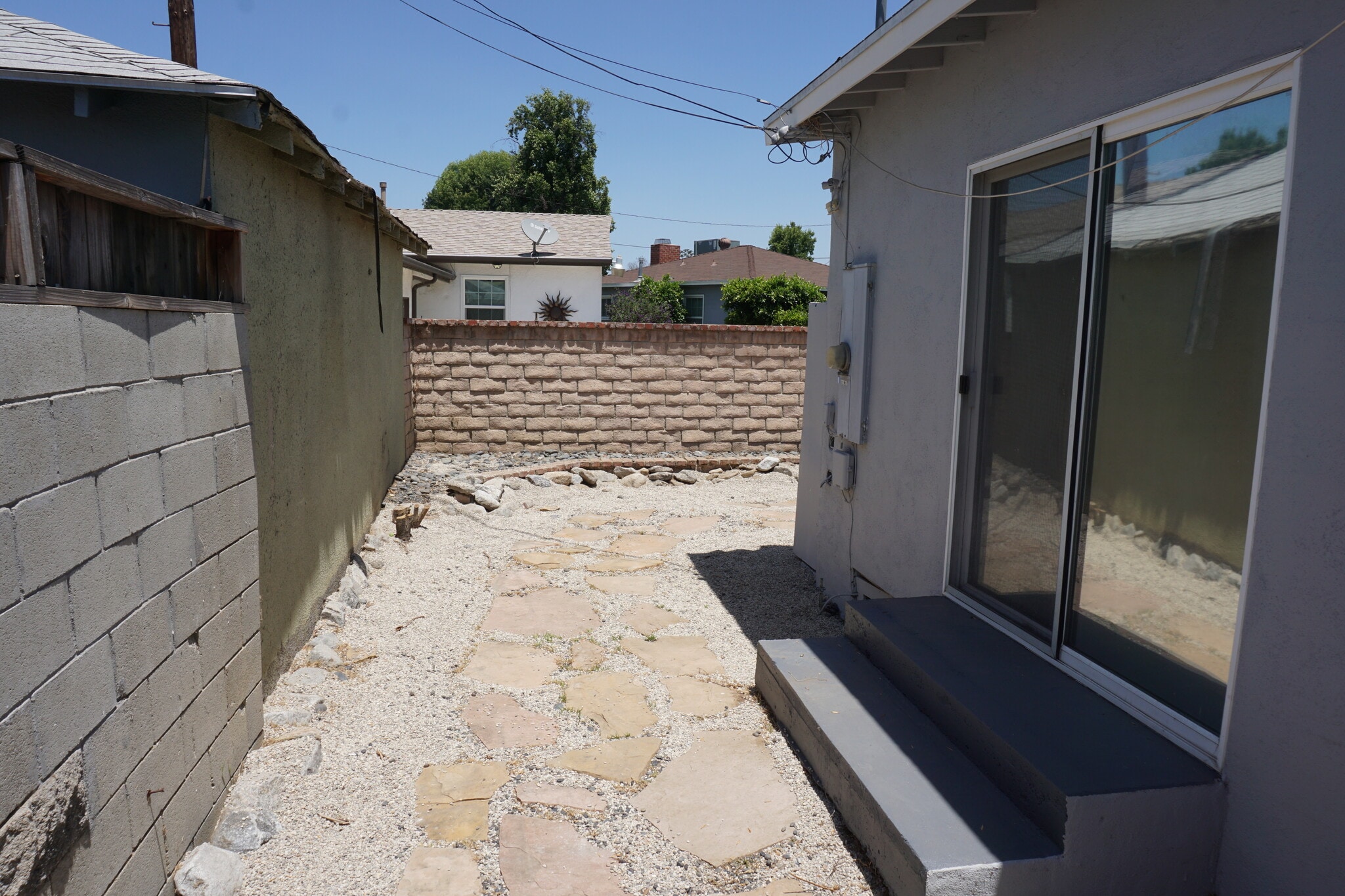 Building Photo - 7633 Enfield Ave