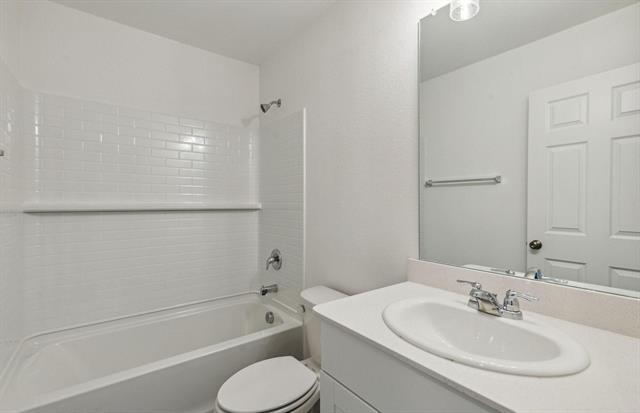 Building Photo - 4425 Benham Dr