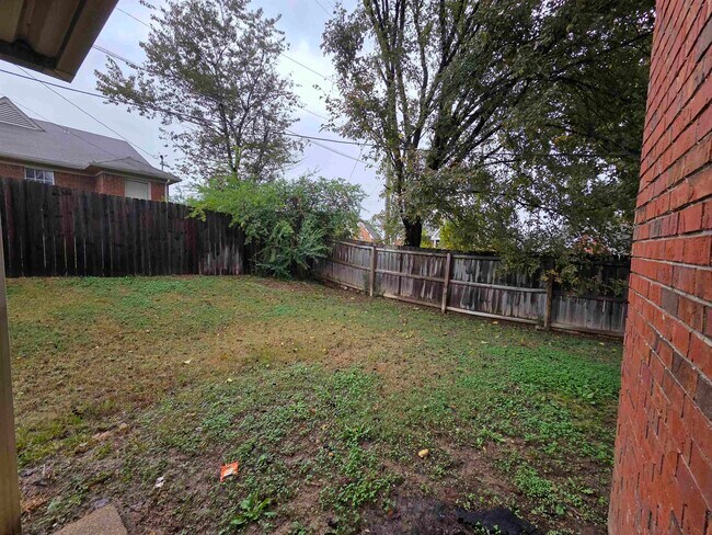 Building Photo - 3945 Oak Branch Cir E