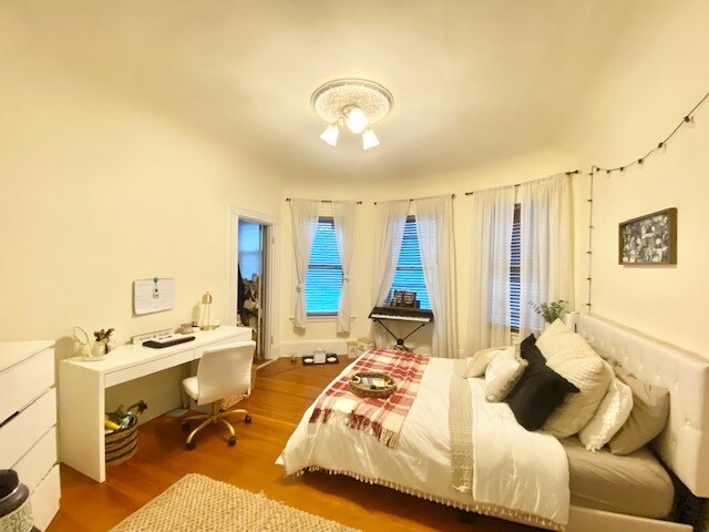 Building Photo - 10 Sachem St