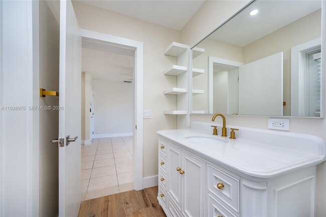 Building Photo - 5626 SW 69th Ave