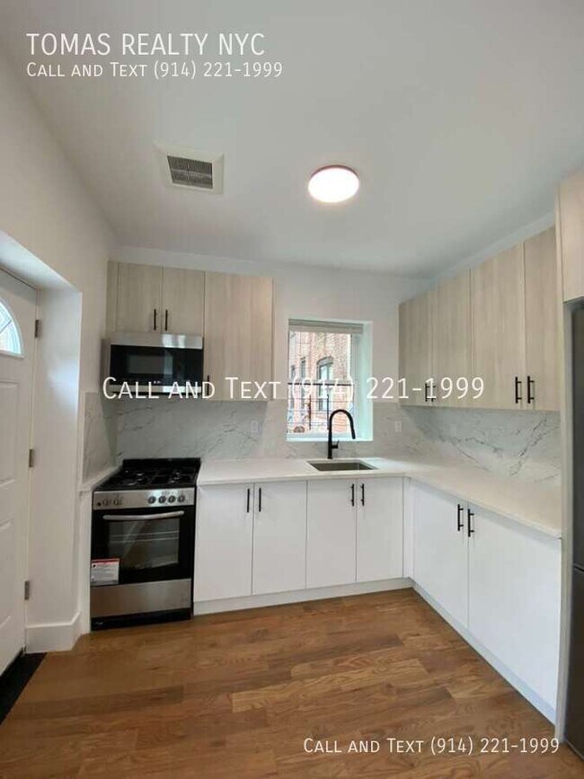 Building Photo - 286 Hawthorne Ave