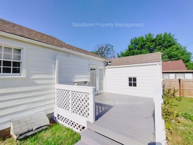 Building Photo - FOR LEASE | Tulsa | $1000 Rent | 2 Bed, 1 ...