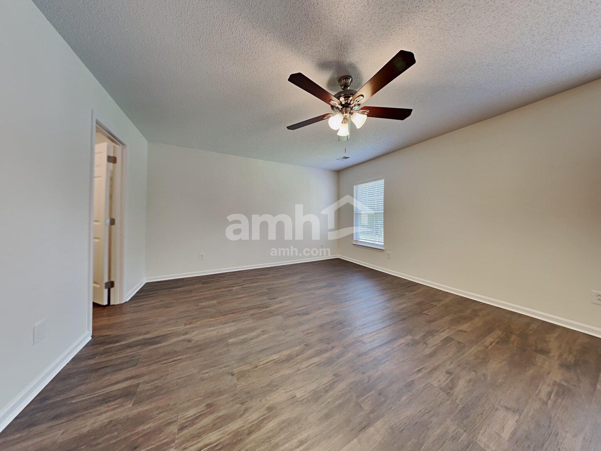 Building Photo - 118 Larkspur Dr