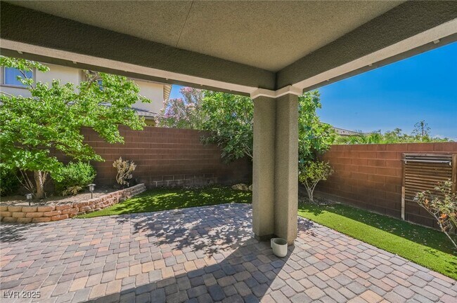 Building Photo - 5484 Sentinel Point Ct