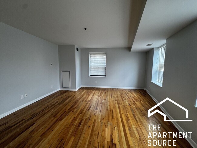 Building Photo - 1337 W Fargo Ave