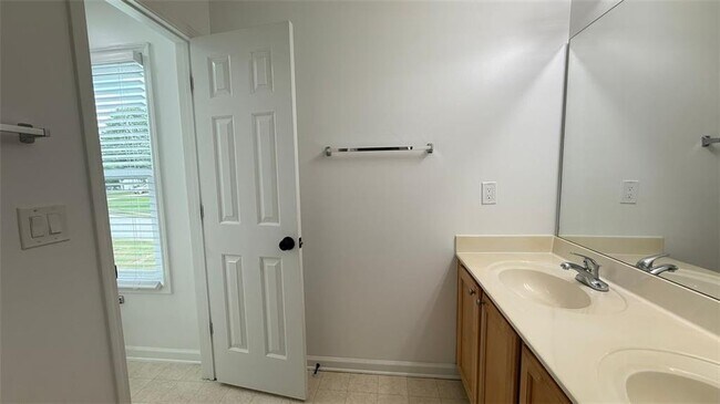 Building Photo - 137 Daisy Meadow Trail