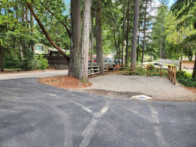 Building Photo - 3 Bedroom Rambler In Central Kitsap