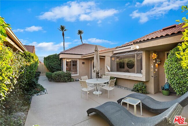 Building Photo - 8 Las Cruces Ln