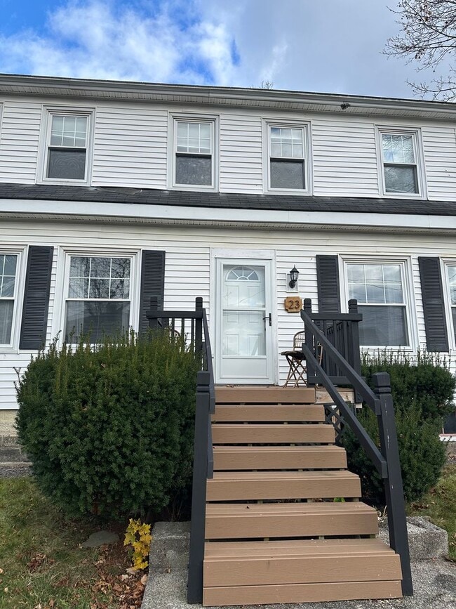 Building Photo - 23 Edwards St