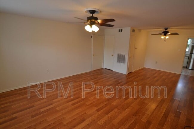 Building Photo - 1755 College Dr