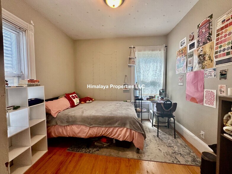 Building Photo - 5 Sachem St