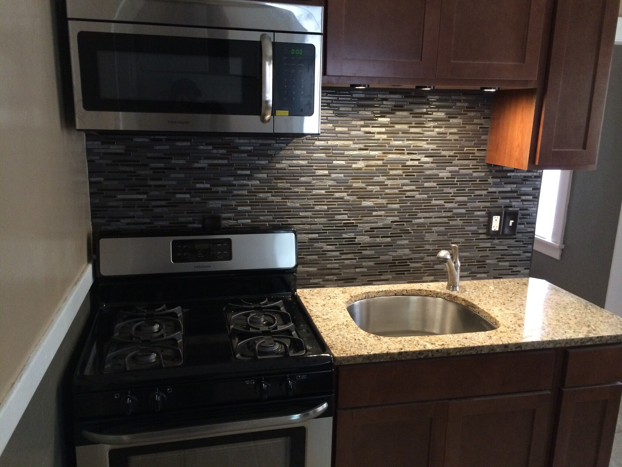 Building Photo - 1154 Marshall Ave