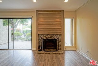 Building Photo - 5760 Owensmouth Ave