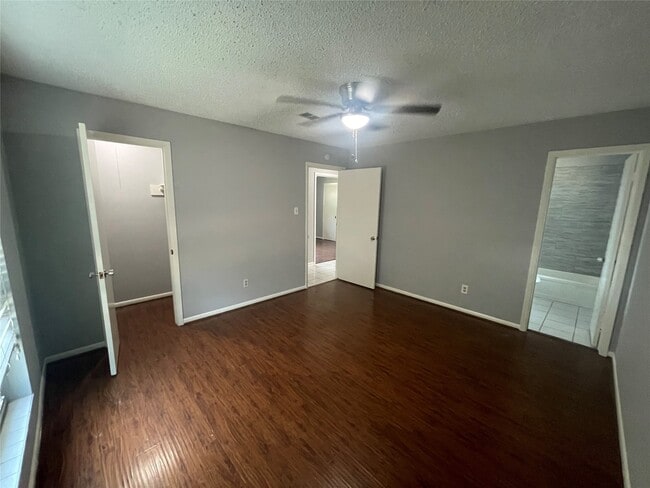 Building Photo - 9007 Bunny Run Dr