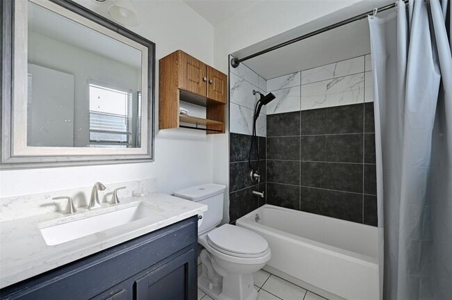 Building Photo - 3910 Tamil St