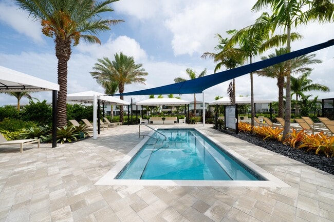 Building Photo - 9597 Regal Palm Ct