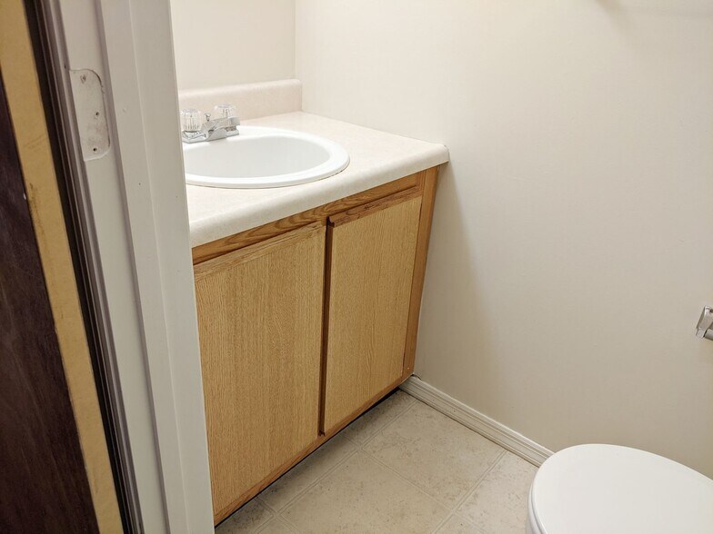 Building Photo - WESTPLEX - AVAILABLE AUGUST