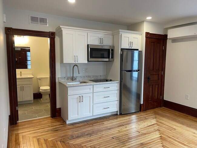 Building Photo - 41 Summer St