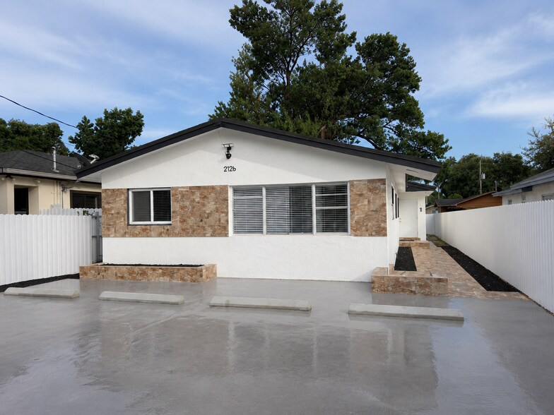 Building Photo - 2126 NW 47th Ter