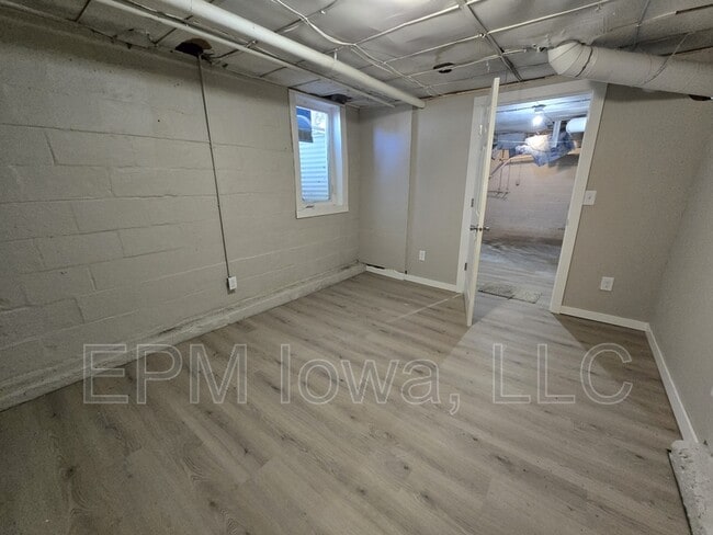 Building Photo - 518 Kern St