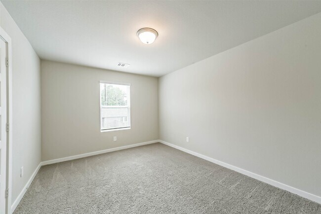 Building Photo - 18602 Etta Pnes Cir