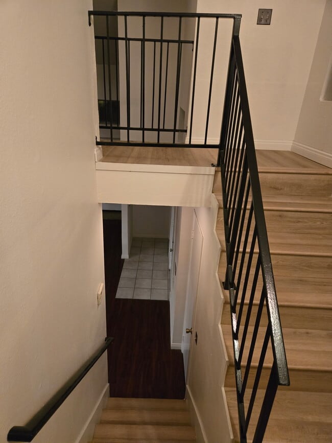 Building Photo - 3763 Via Del Bardo