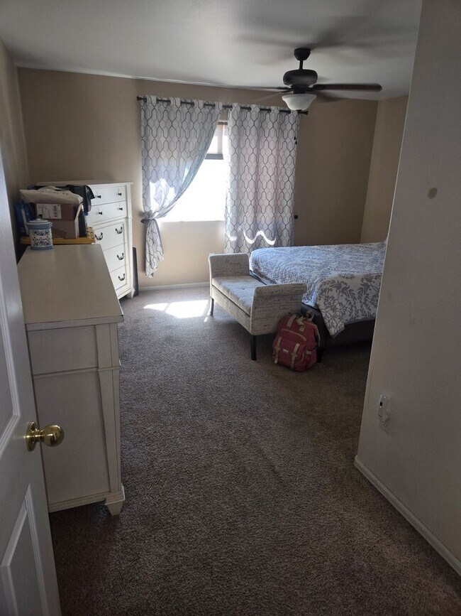 Building Photo - Spacious 5B/3B with Finished Basement Now Available!