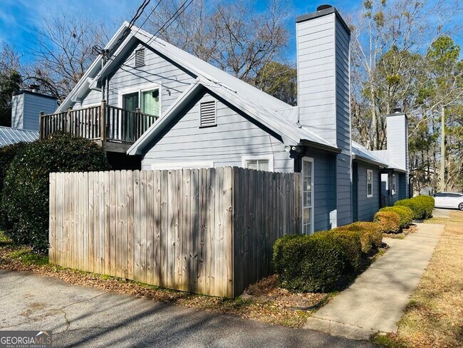Building Photo - 73 Clay St