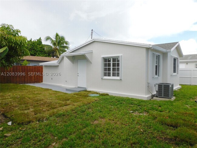 Building Photo - 2754 NW 26th St