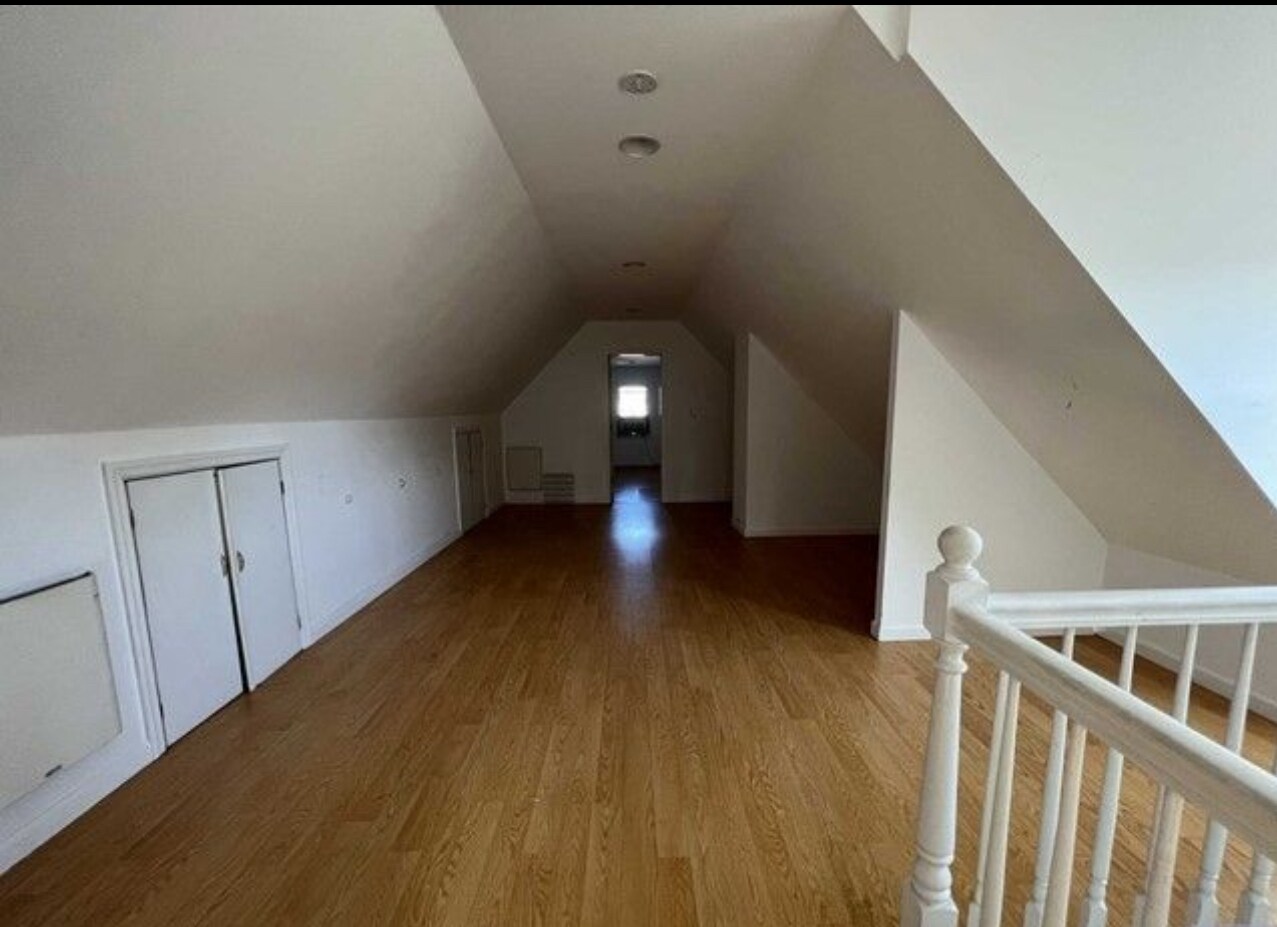 Building Photo - 234 Wallington Ave