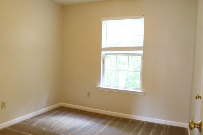 Building Photo - 64 Melanie Hollow Ln