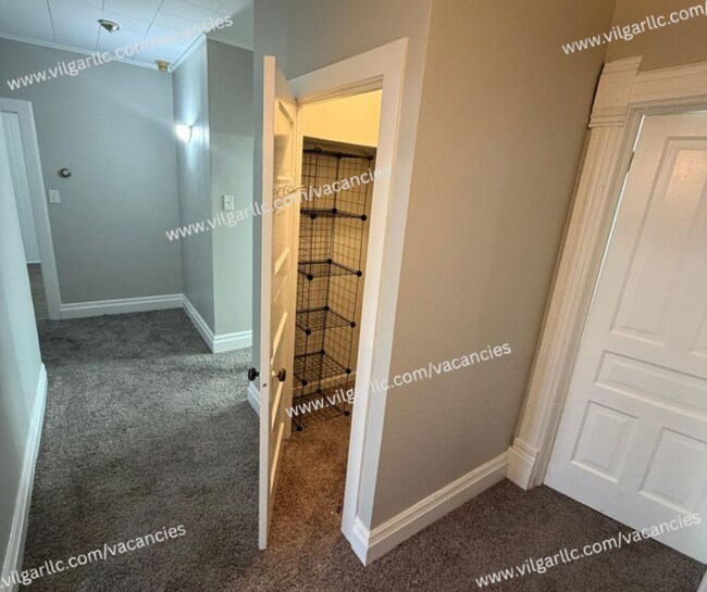 Building Photo - 136 Matteson St