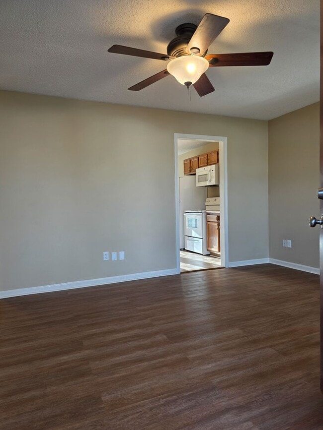 Building Photo - 1609 Bourland Ln
