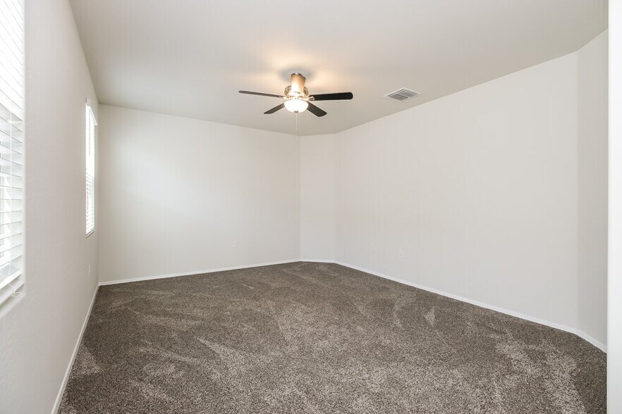 Building Photo - 5182 E Sharbel Rd