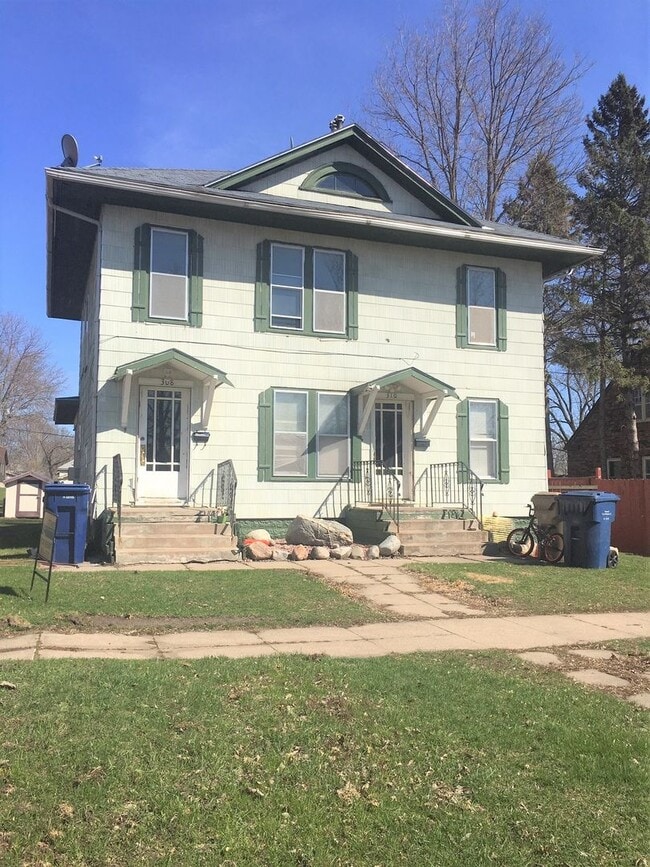 Building Photo - 308/310 3rd St SE