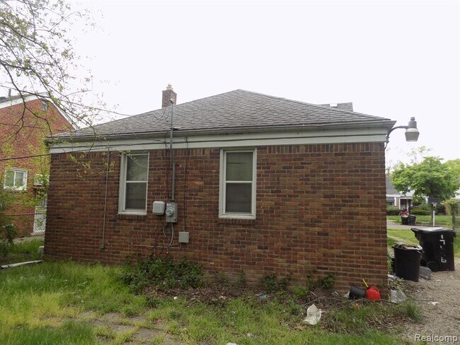 Building Photo - 17696 Woodbine St