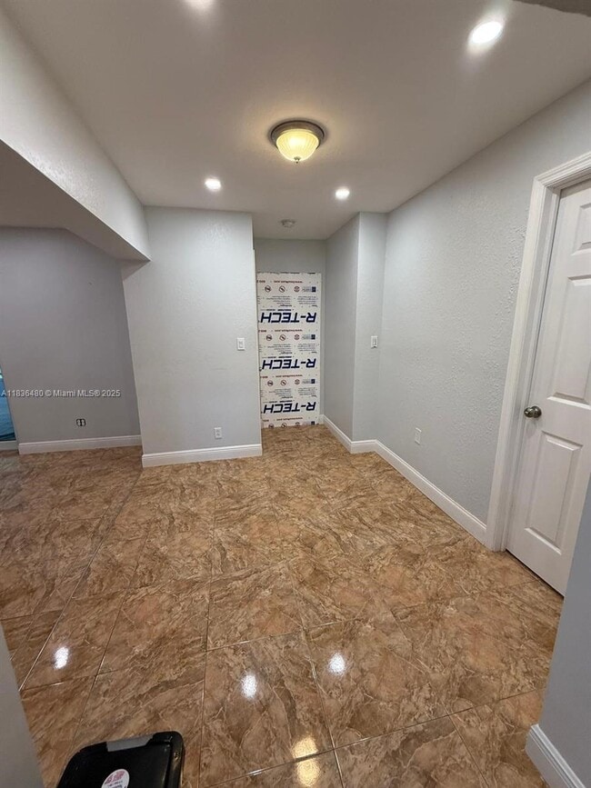 Building Photo - 4281 NW 35th Terrace
