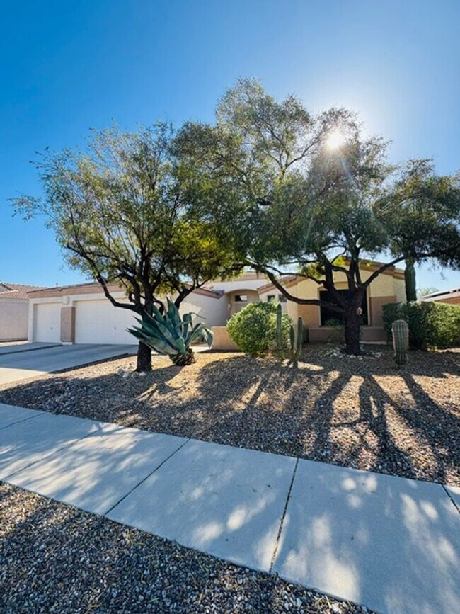 Building Photo - Oro Valley- 4 bedroom/ 2 bathroom home