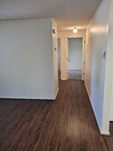 Building Photo - 228 Glenda Dr