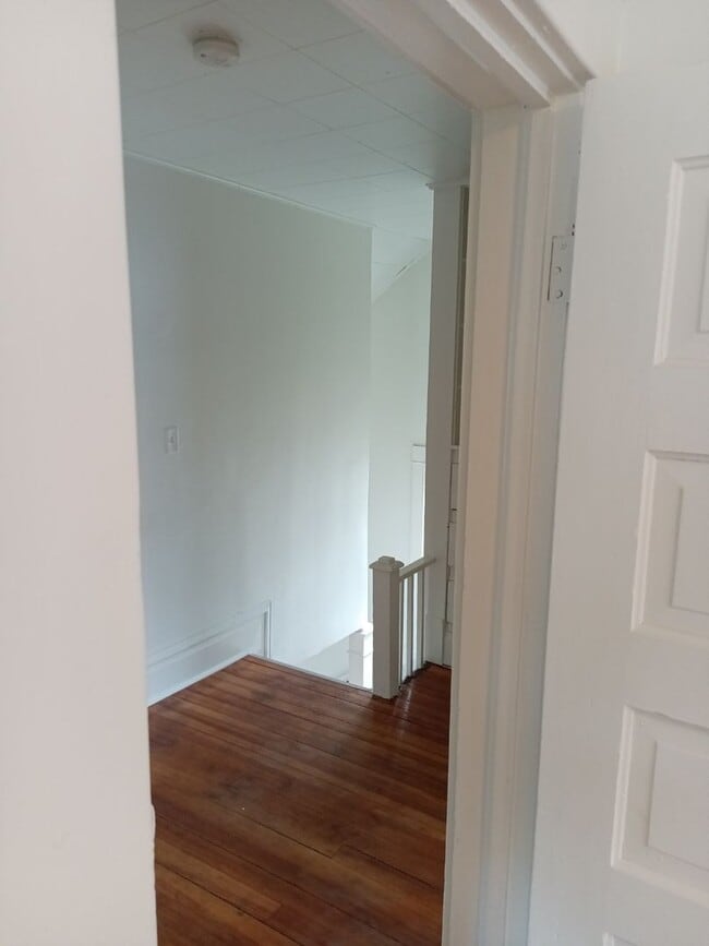 Building Photo - BUY ON CONTRACT MOVE IN READY! RENT TO OWN...