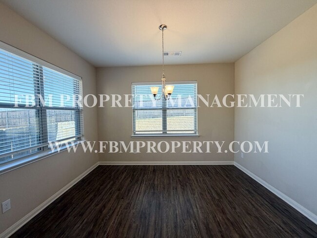 Building Photo - 5412 Persimmon Dr